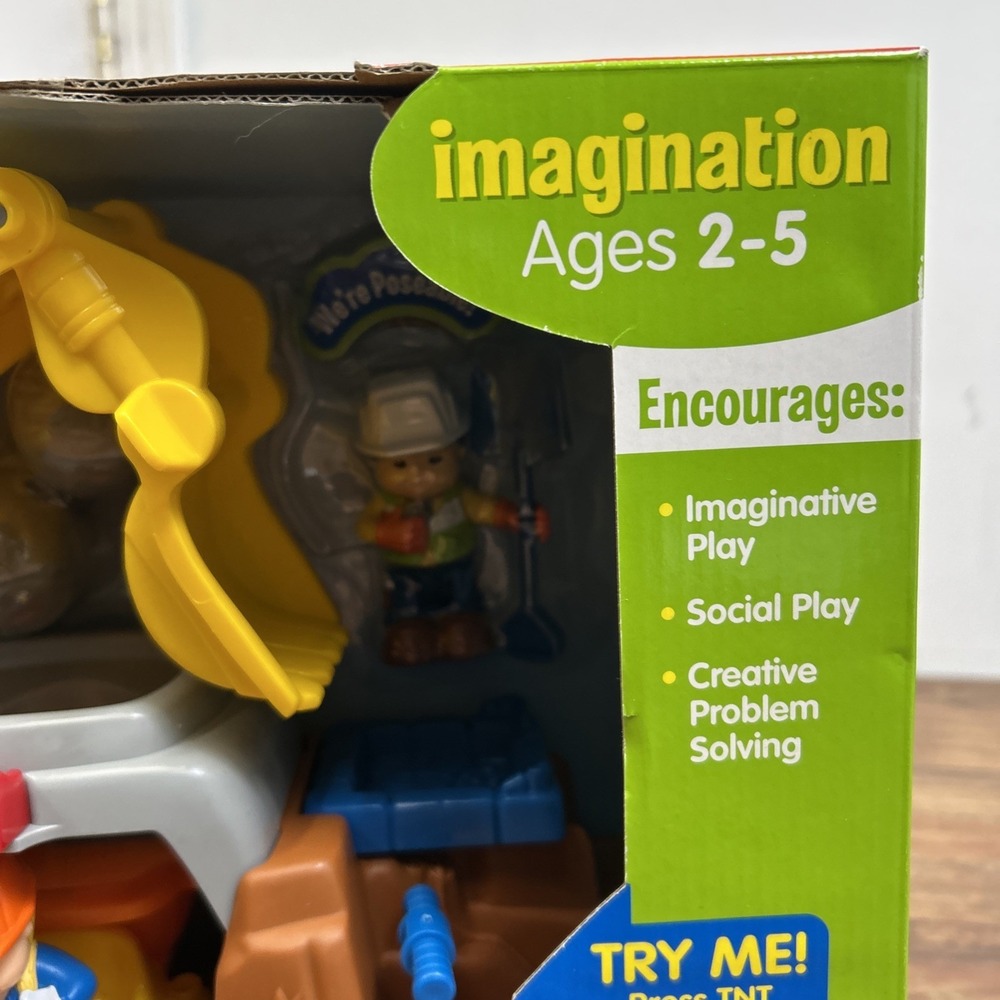2007 Fisher Price Little People Eddie & His Boulder Worksite New L2345 Works!! - Picture 6 of 13
